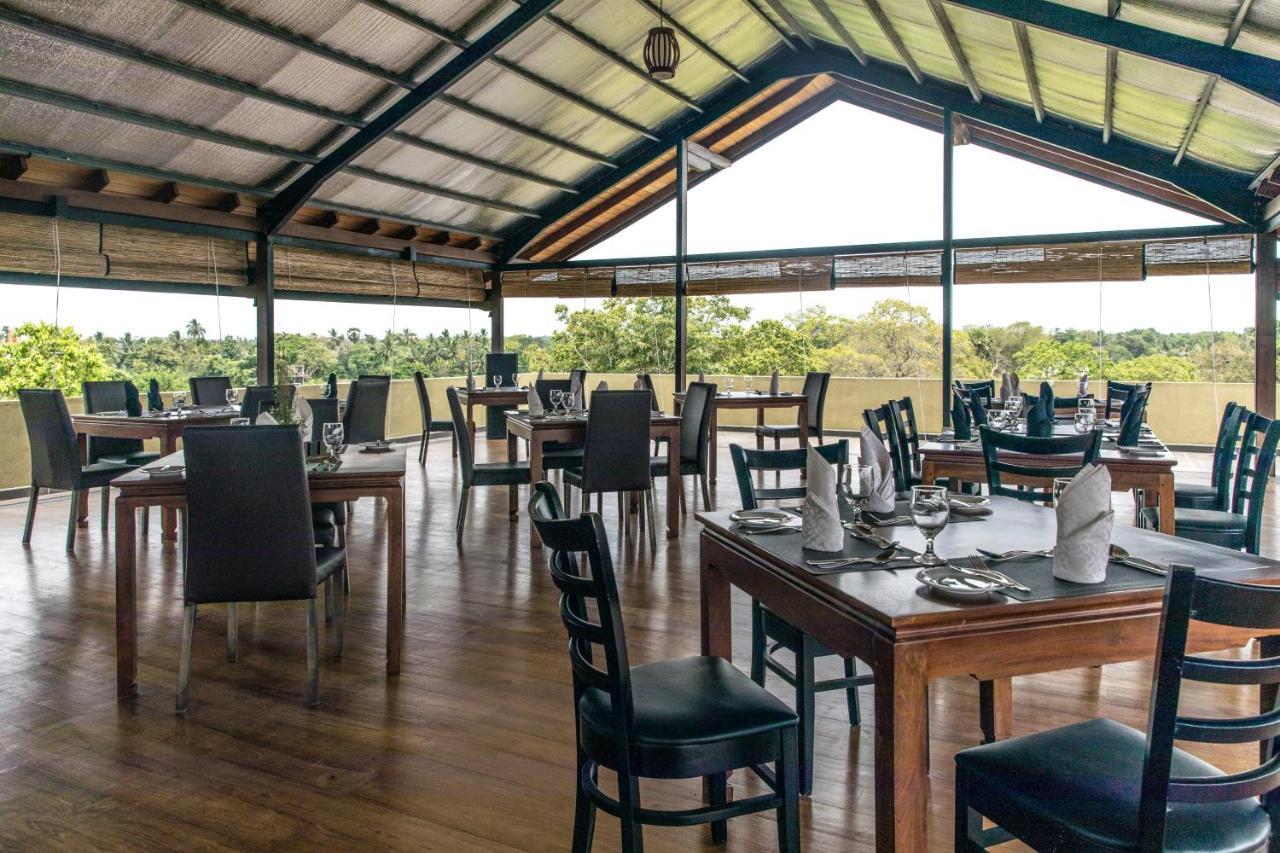 Hotel Earls Rajarata Anuradhapura Zewnętrze zdjęcie