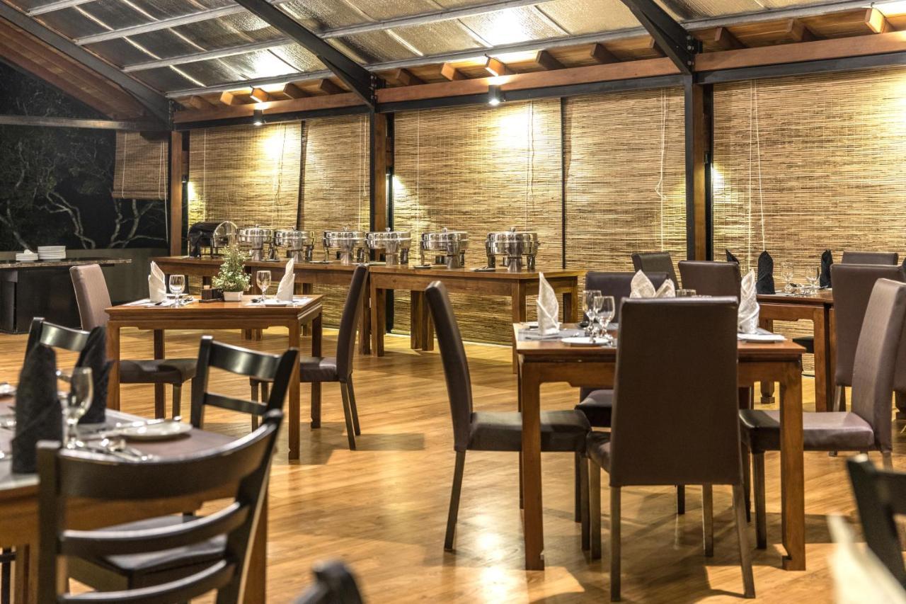 Hotel Earls Rajarata Anuradhapura Zewnętrze zdjęcie